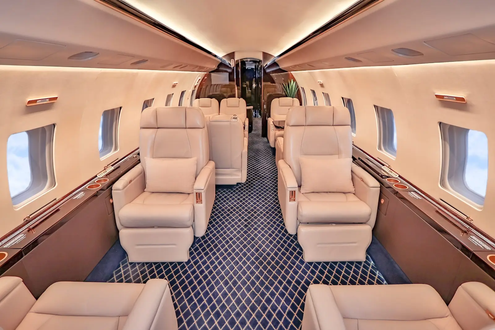 Bombardier Global Express N44WG operated by Fly Alliance photo 3