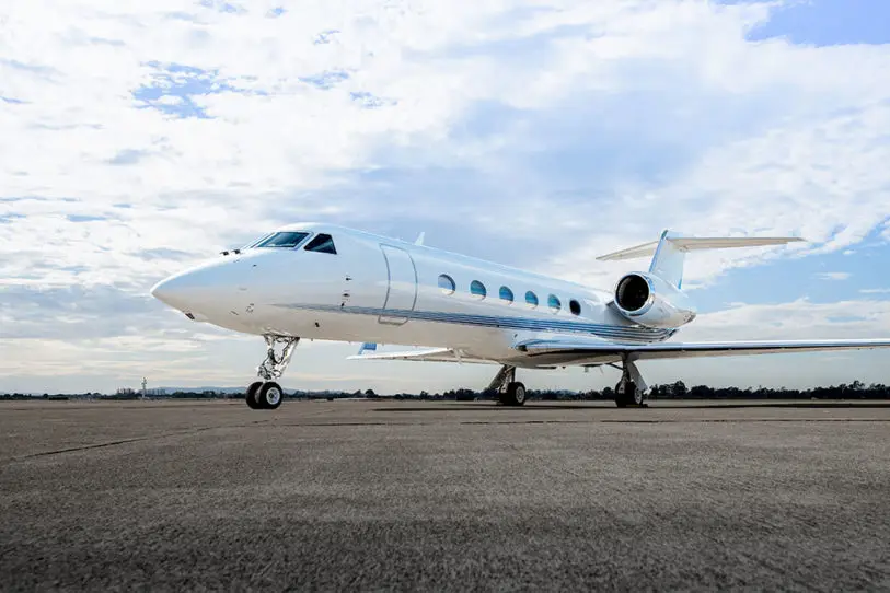 Gulfstream G450 N450AR operated by Cirrus Aviation Services, exterior