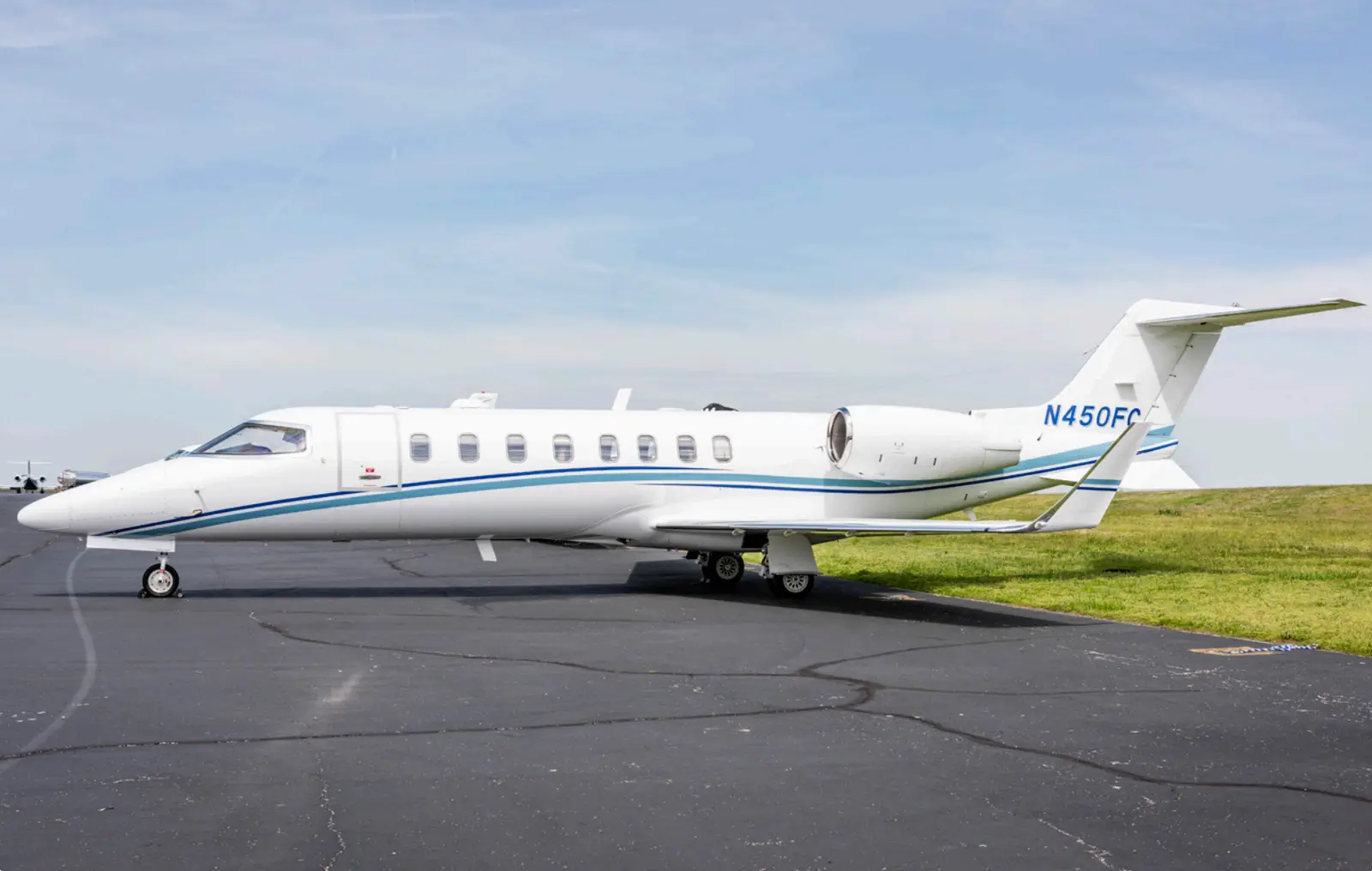 Bombardier Learjet 45XR N450FC