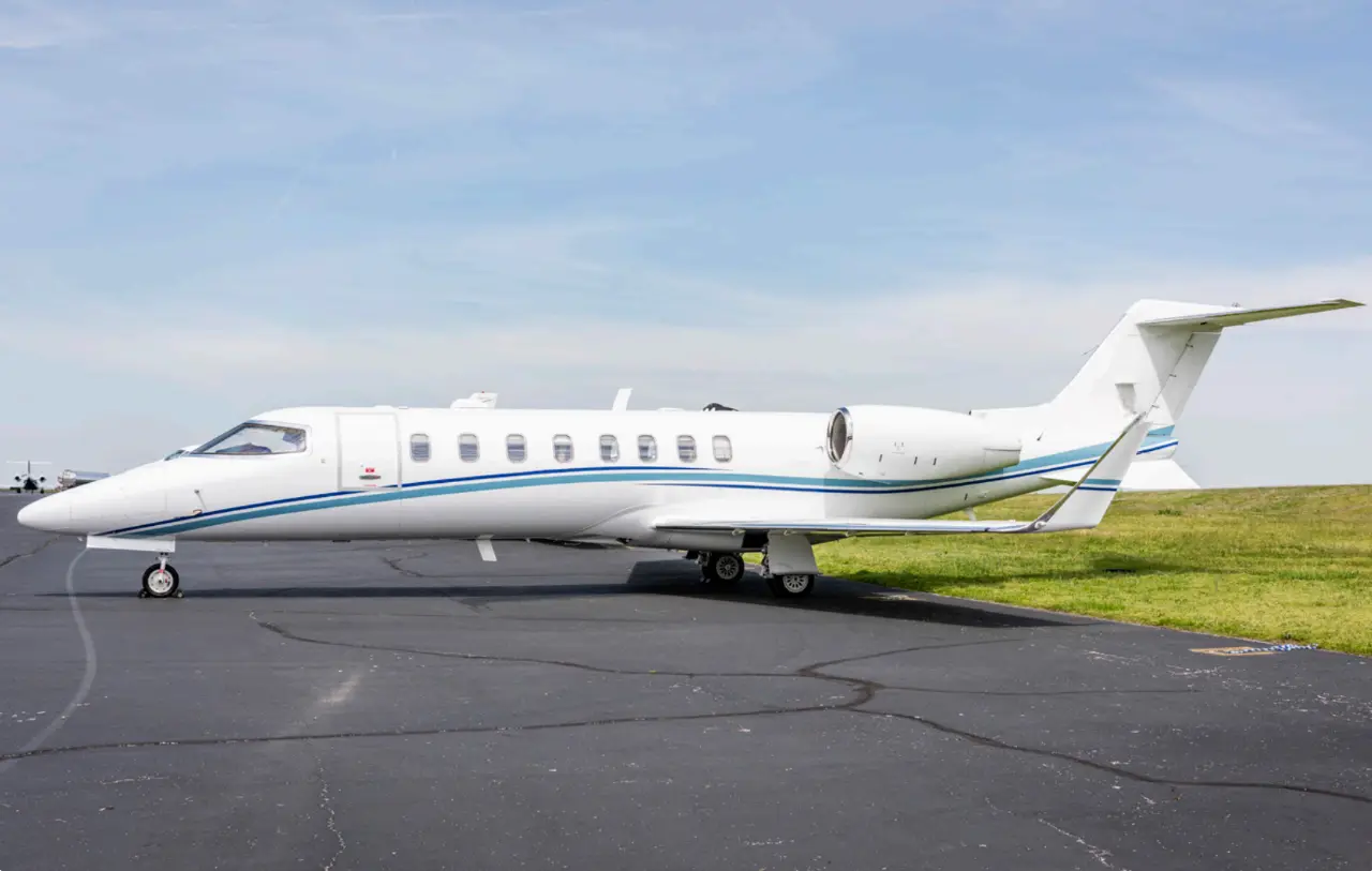 Bombardier Learjet 45XR N450FC operated by JetRight photo 2