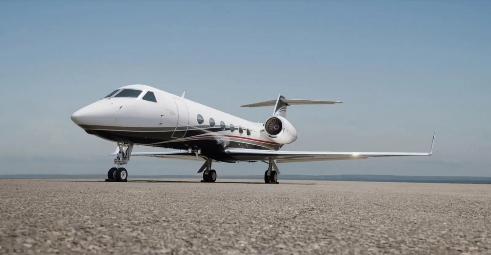 Gulfstream G450 N450JS operated by Jet Aviation photo 4