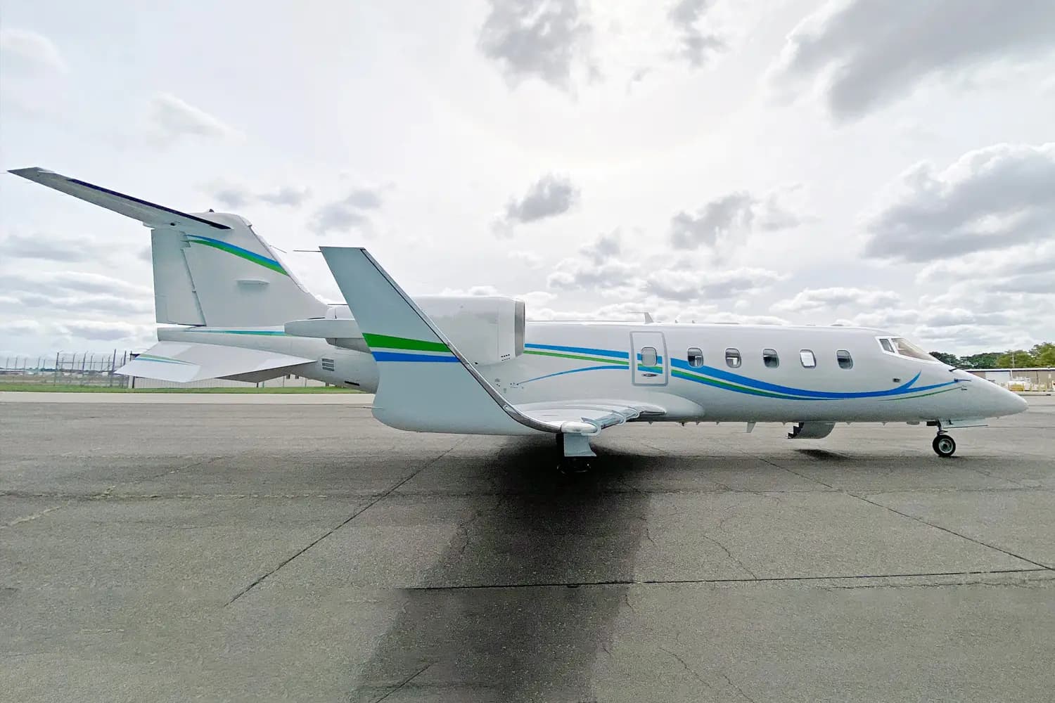 Bombardier Learjet 60 N451BD operated by Executive Fliteways, Inc., exterior