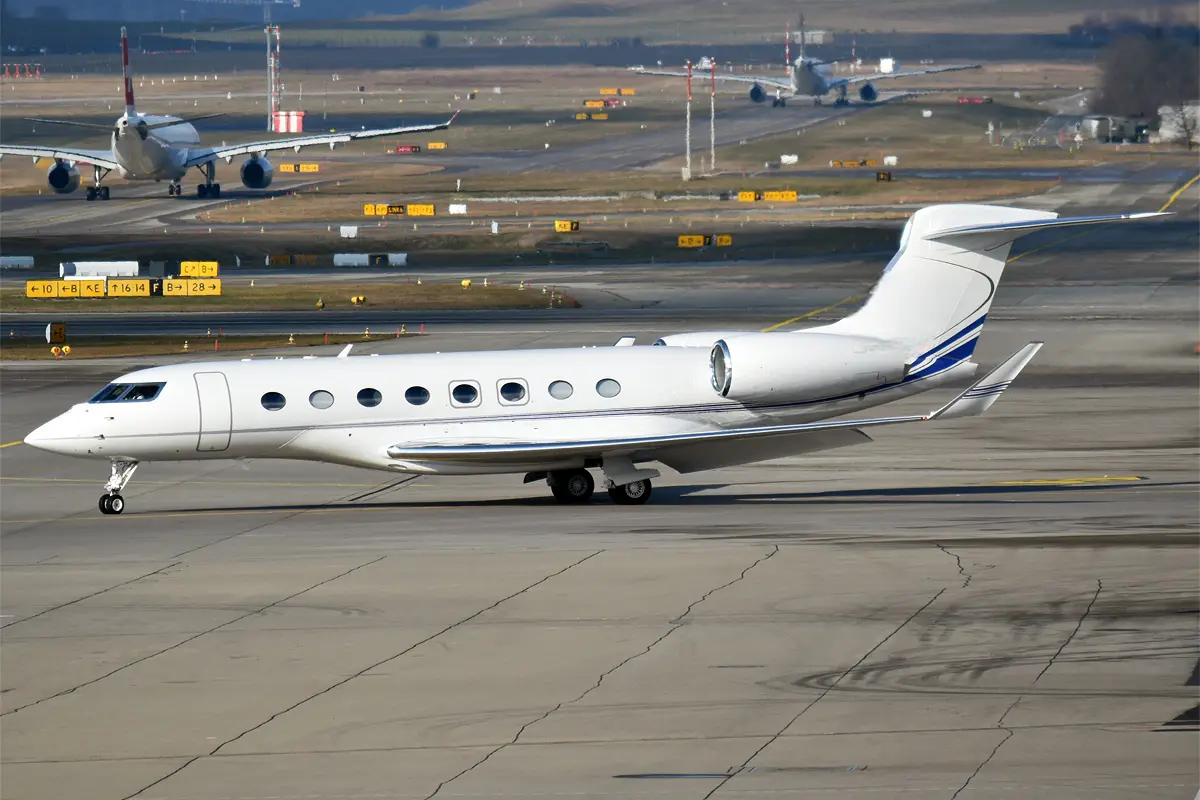 Gulfstream G650 N451CS operated by Jet Aviation photo 4