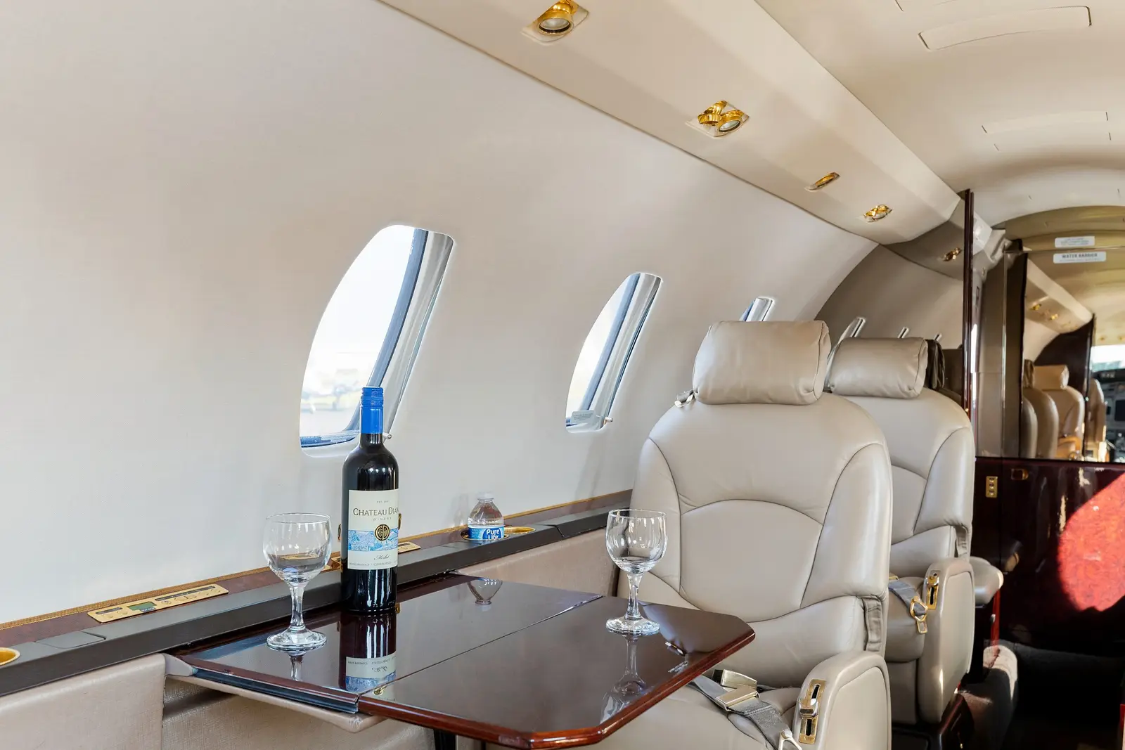 Cessna Citation Excel N452M operated by Ventura Air Services photo 2