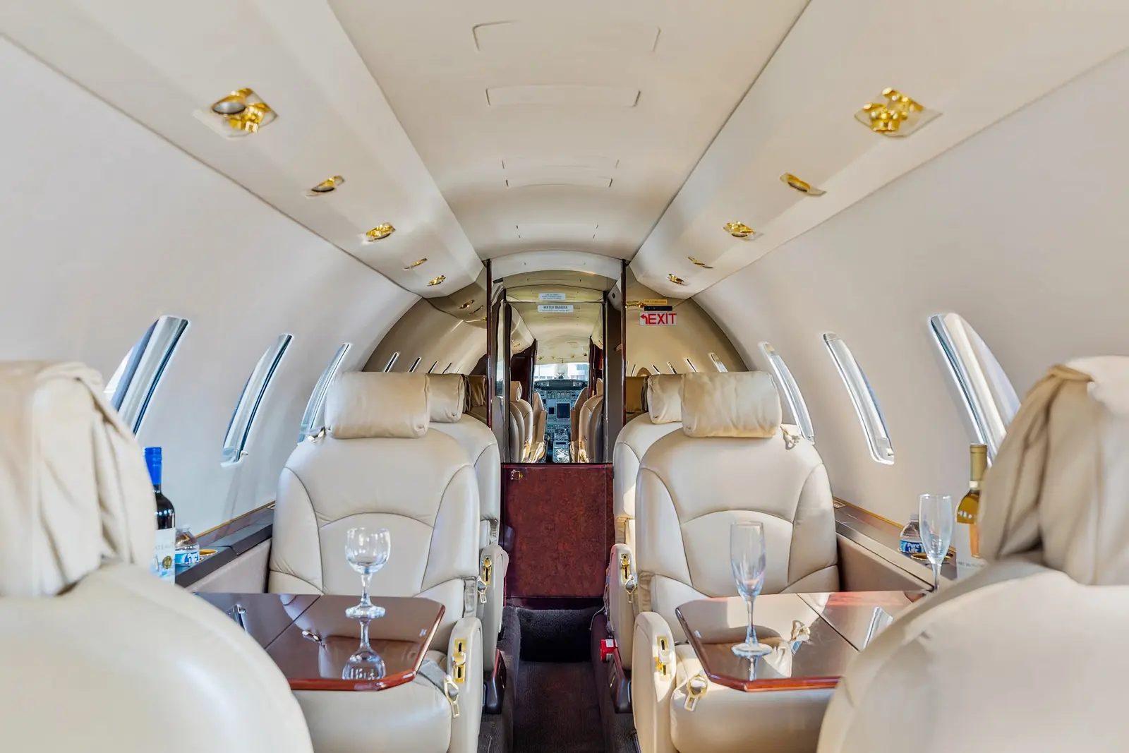 Cessna Citation Excel N452M operated by Ventura Air Services photo 4