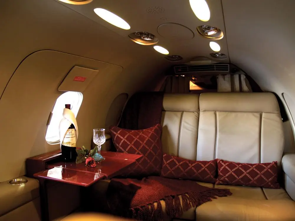 Bombardier Learjet 35A N453AM operated by ASI Charter, Inc photo 2