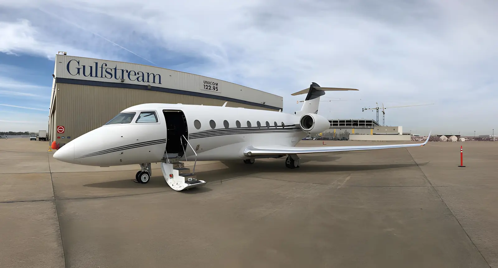 Gulfstream G280 N456JA operated by Solairus Aviation photo 4
