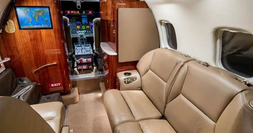 Bombardier Learjet 60 N461MC operated by ATI Jet Executive Charter photo 3