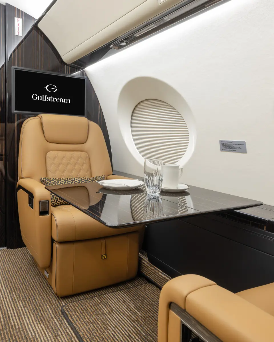 Gulfstream GVII-G500 N463SD operated by DuPage Aerospace, KDPA photo 4
