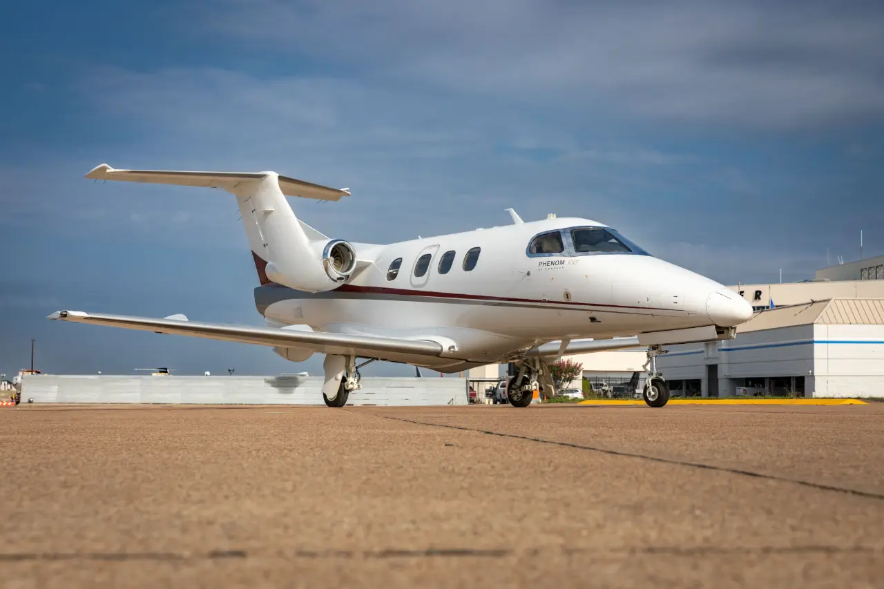 Embraer Phenom 100 N465W operated by QuikCharter photo 2