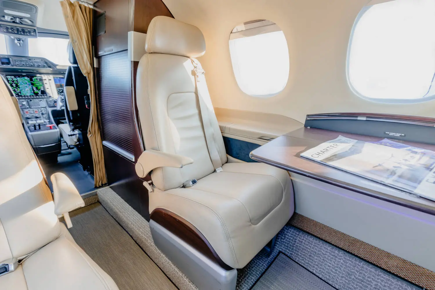 Embraer Phenom 100 N465W operated by QuikCharter photo 6