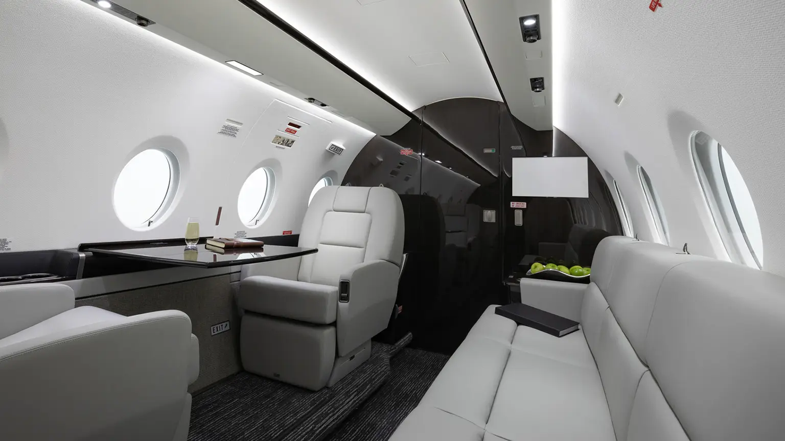 Gulfstream G280 N471BK operated by Western Air Charter, Inc, KLAX photo 6