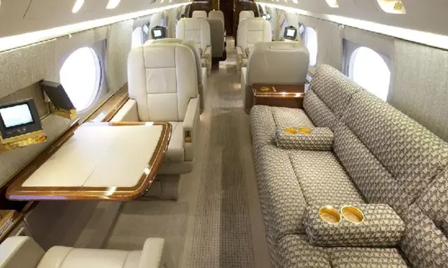 Gulfstream IV N473CW operated by Pentastar Aviation, Inc. photo 2