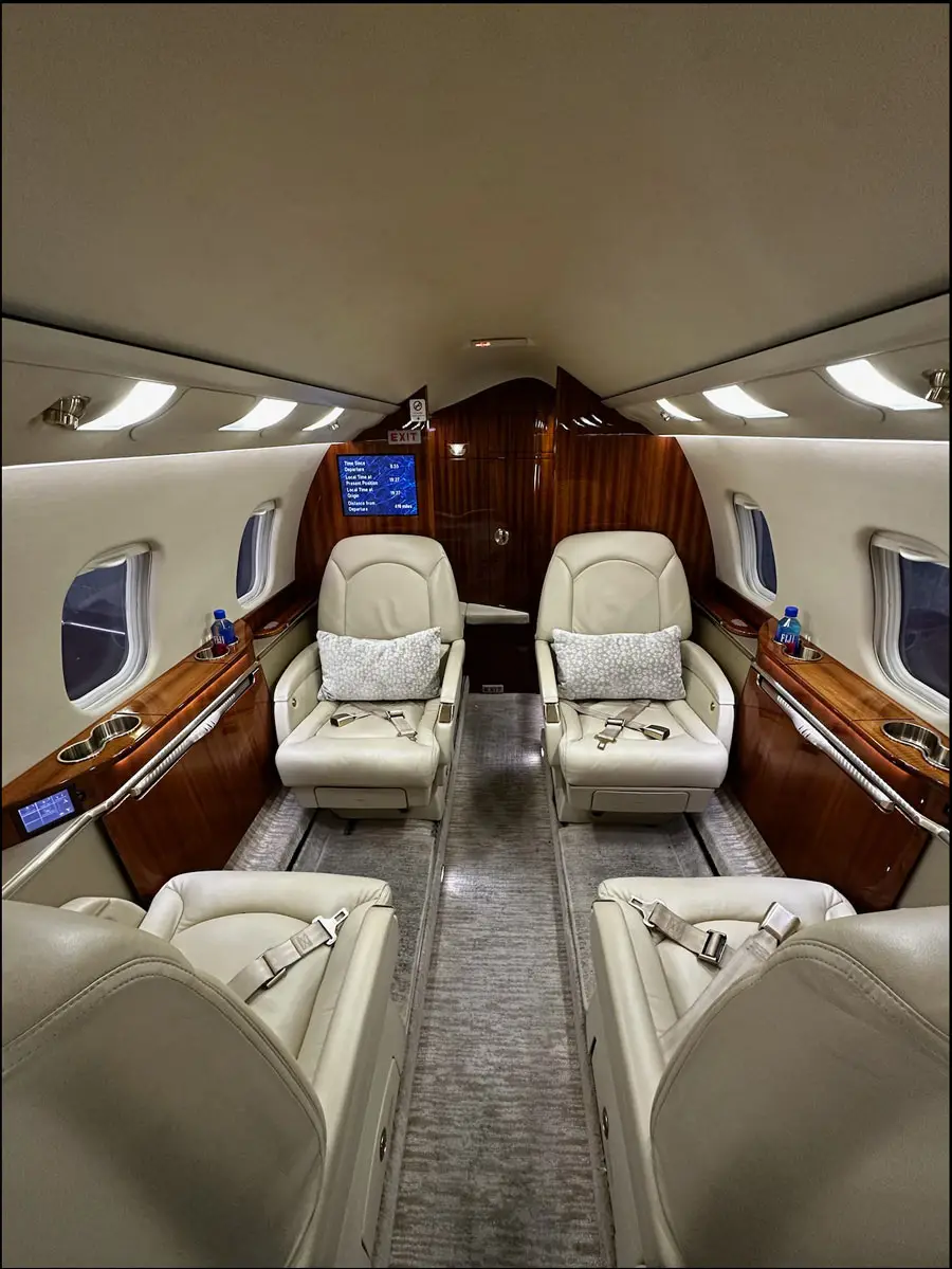Bombardier Learjet 60XR N473FC operated by NeaJets photo 2