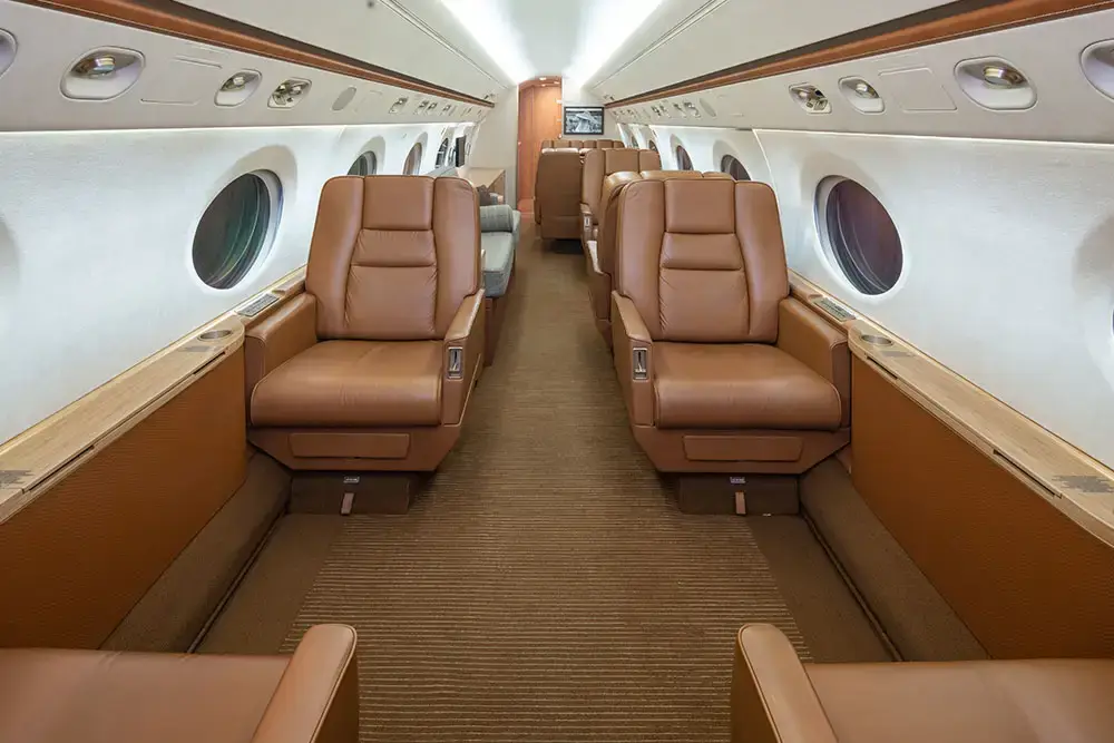 Gulfstream G550 N474D operated by Solairus Aviation photo 5