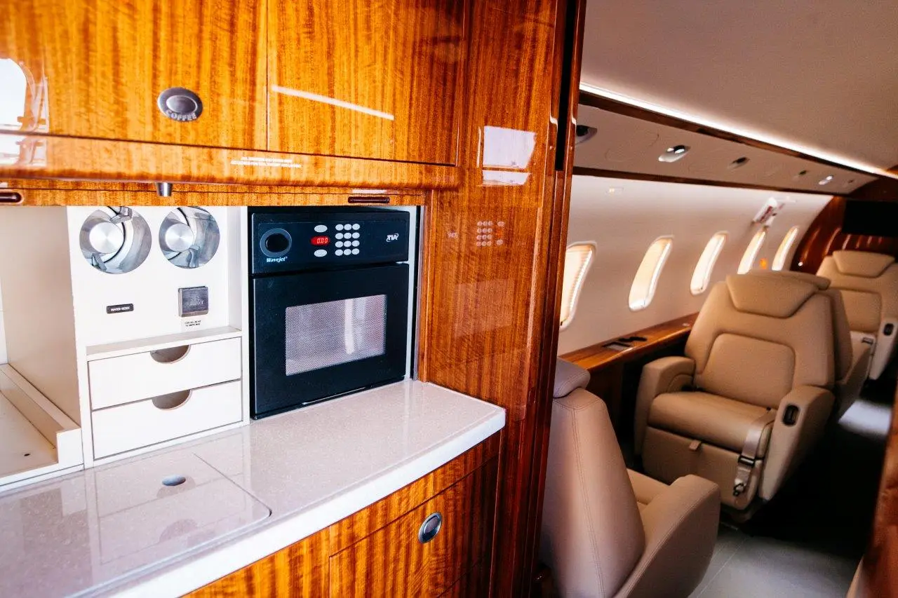 Bombardier Challenger 300 N479PF operated by Jet Edge International photo 5