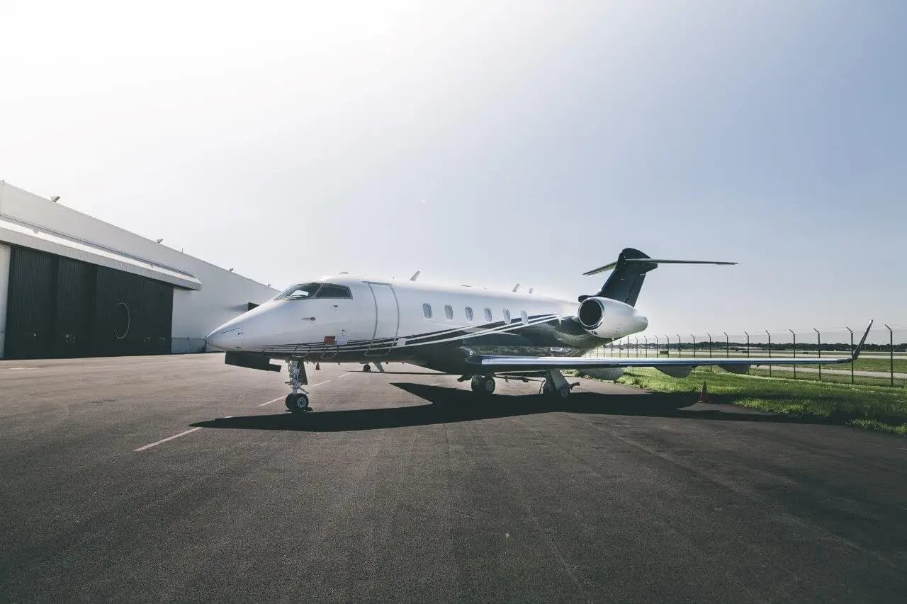Bombardier Challenger 300 N479PF operated by Jet Edge International photo 6