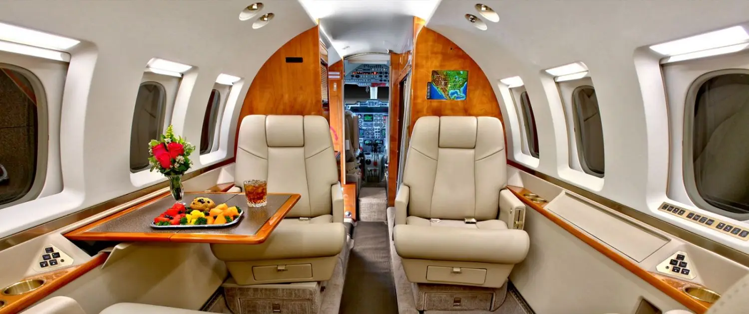Beechcraft Hawker 800XP N47HA operated by AEM Aviation photo 5