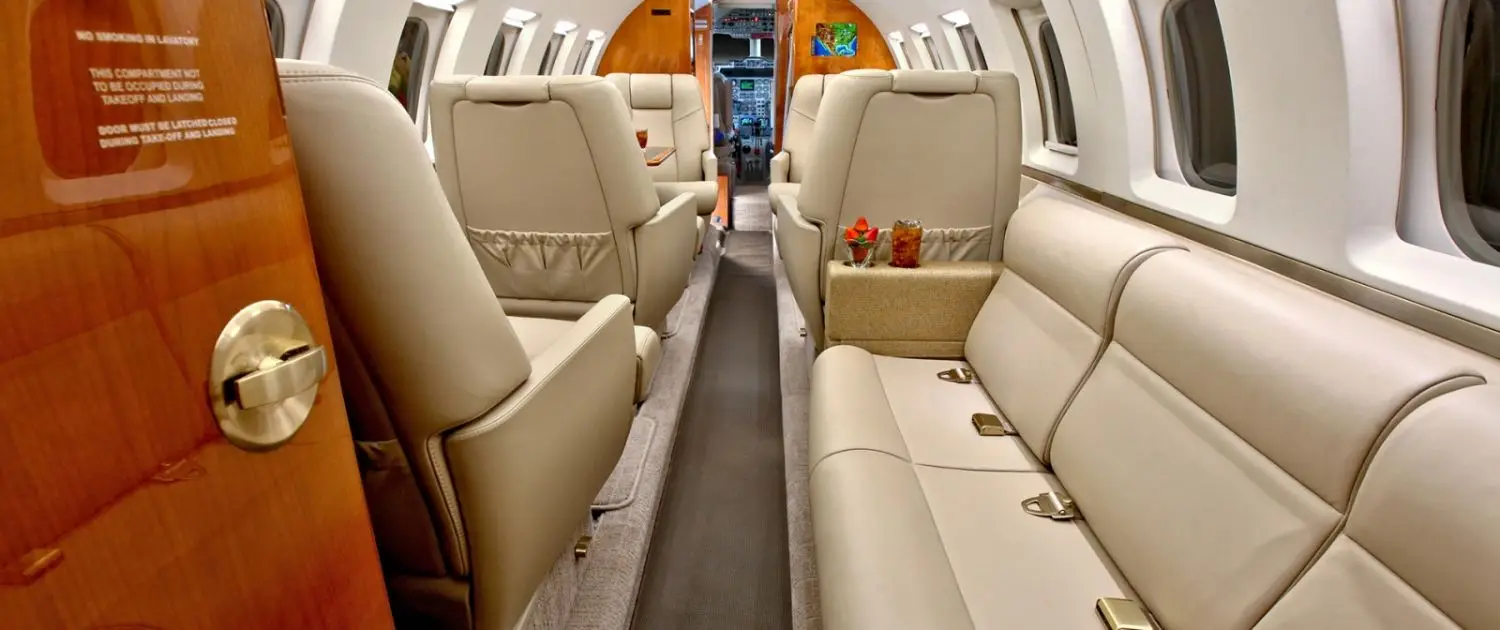 Beechcraft Hawker 800XP N47HA operated by AEM Aviation photo 6