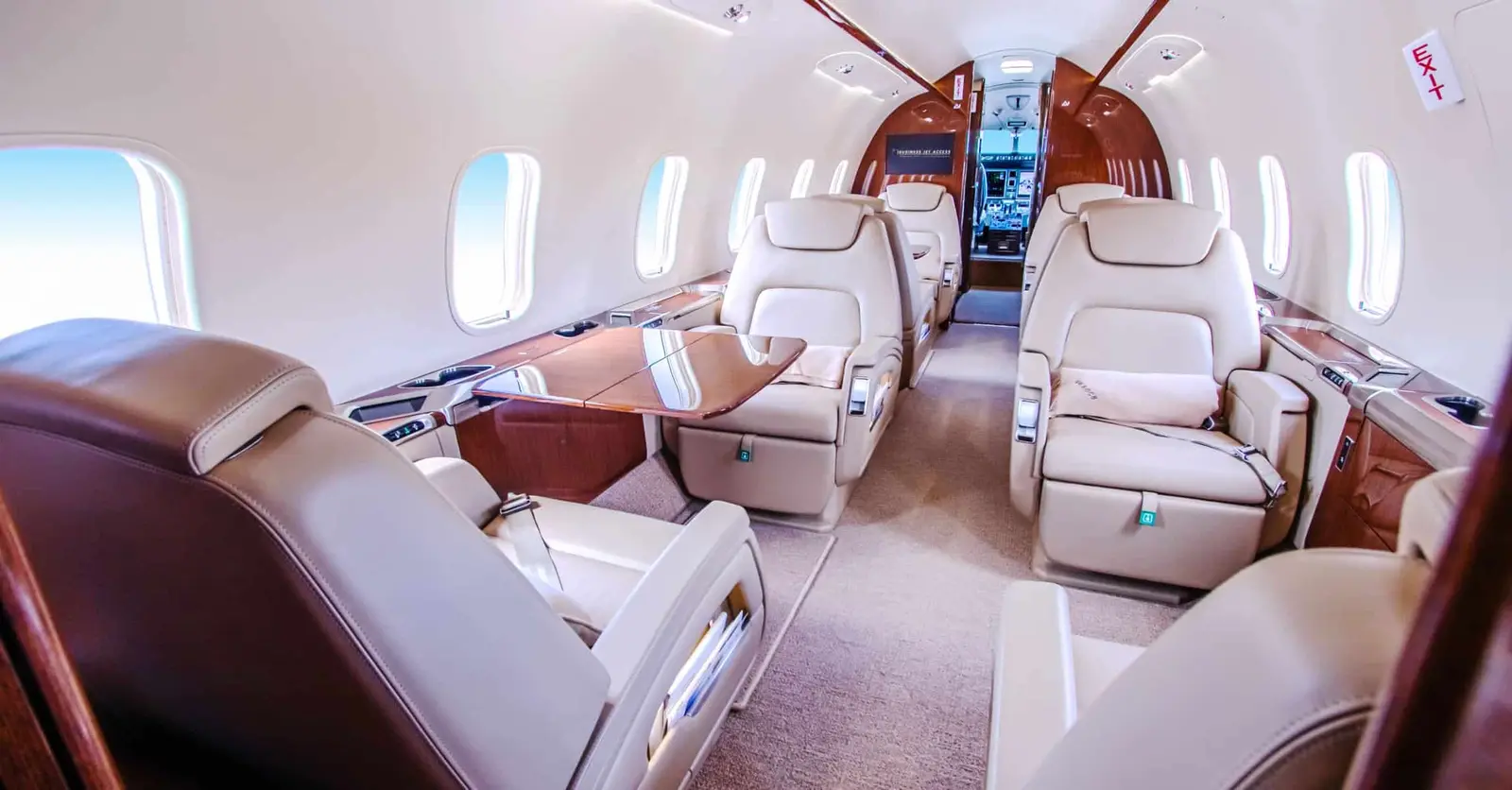Bombardier Challenger 350 N480CB operated by Business Jet Services photo 2