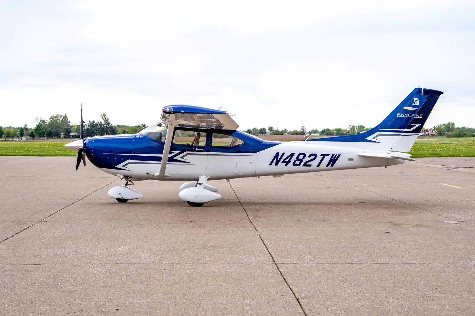 Cessna 182 N482TW operated by Jet Air Inc. photo 4