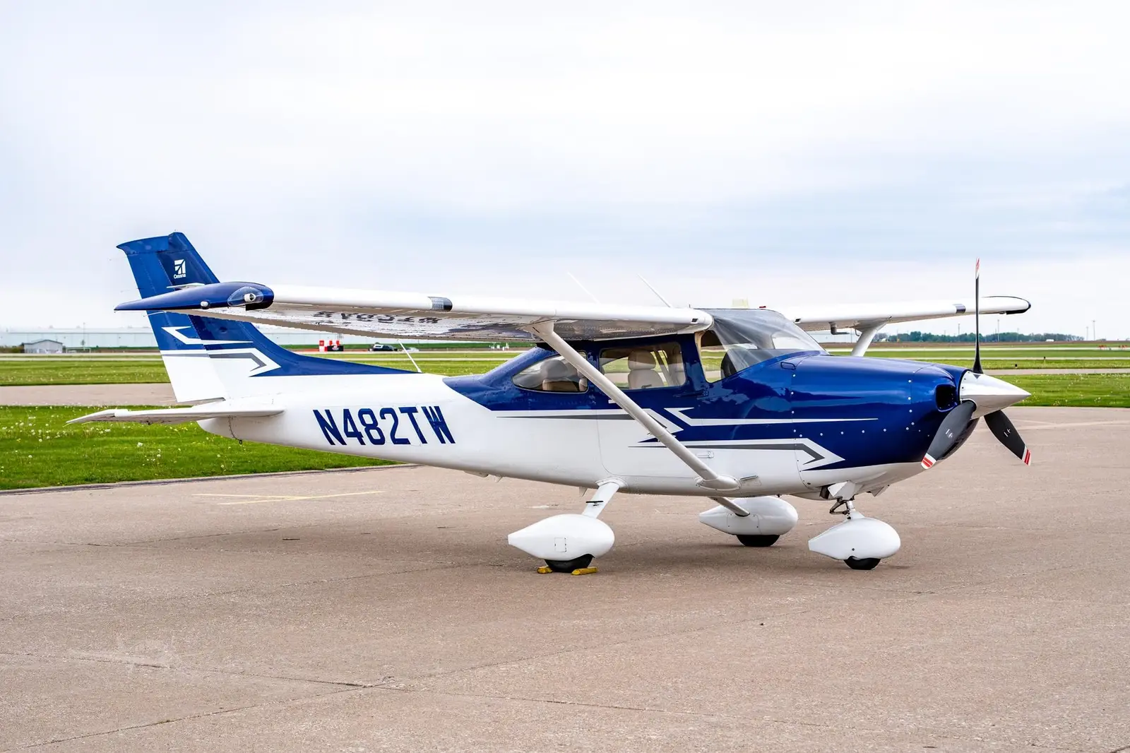 Cessna 182 N482TW operated by Jet Air Inc. photo 6