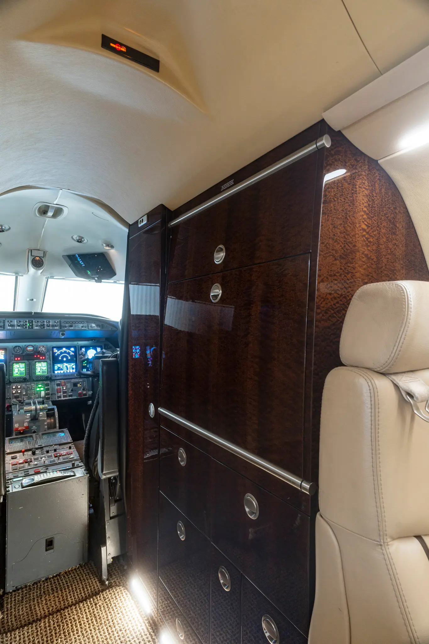 Bombardier Learjet 45 N483SC operated by Four Corners Aviation photo 5