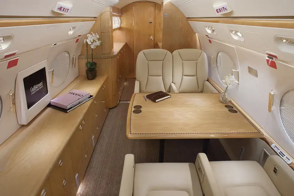 Gulfstream G350 N486WM operated by Solairus Aviation photo 2