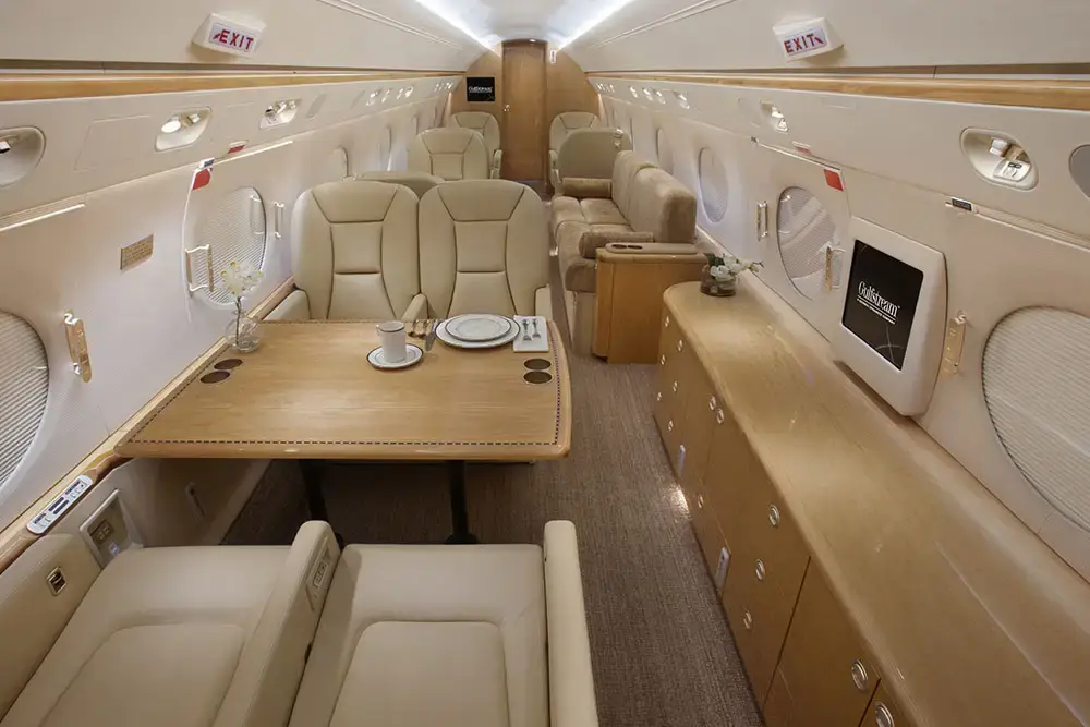 Gulfstream G350 N486WM operated by Solairus Aviation photo 3
