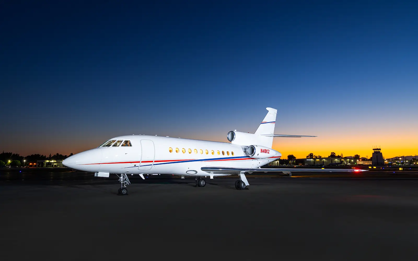 Dassault Falcon 900C N48KZ operated by Clay Lacy Aviation, Inc., exterior