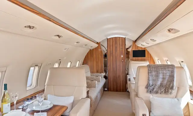 Bombardier Challenger 604 N495DD operated by Ventura Air Services photo 6