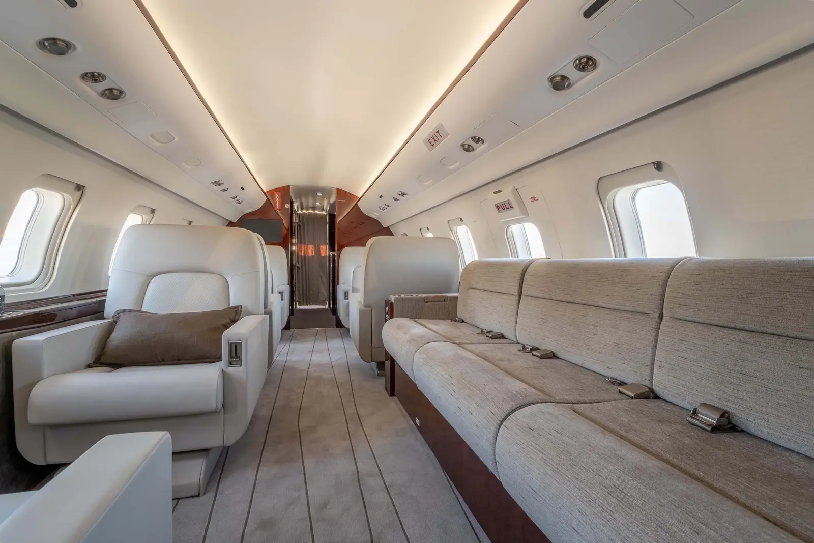 Bombardier Challenger 605 N495SM operated by Schubach Aviation photo 6