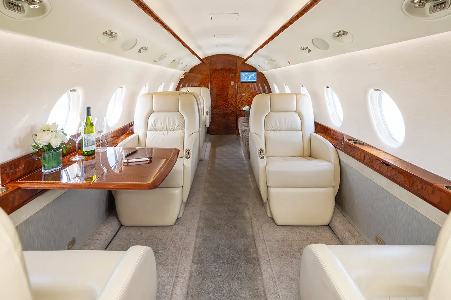 Gulfstream G200 N500AG operated by FLYTRU photo 3