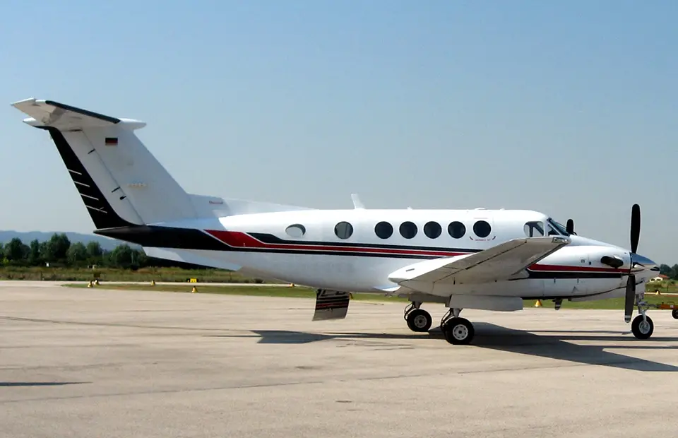 Beechcraft King Air B200 N500CR operated by Elite Medical Transport, exterior