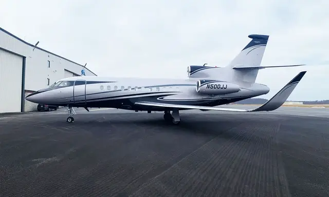 Dassault Falcon 900DX N500JJ operated by Clay Lacy Aviation, Inc., exterior