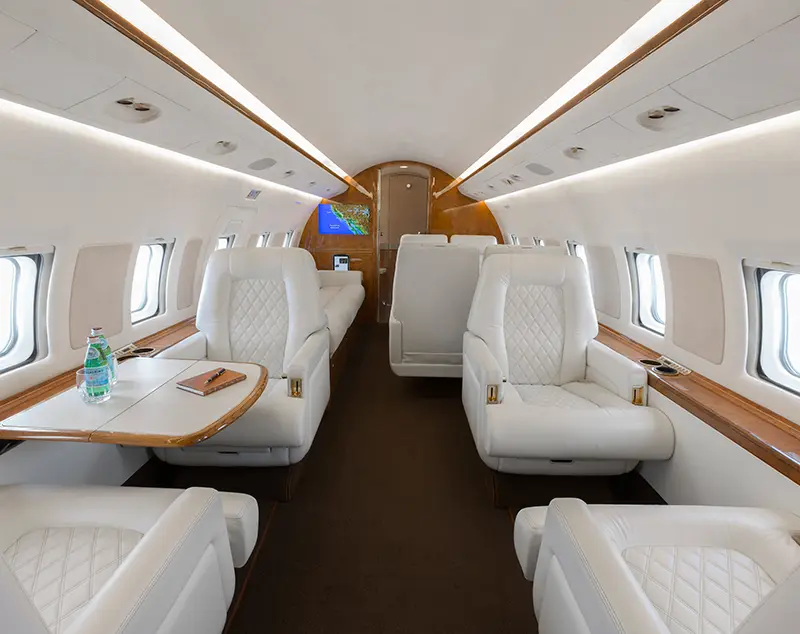 Bombardier Challenger 604 N500PV operated by Hangar 7 Aviation, KSNA photo 5