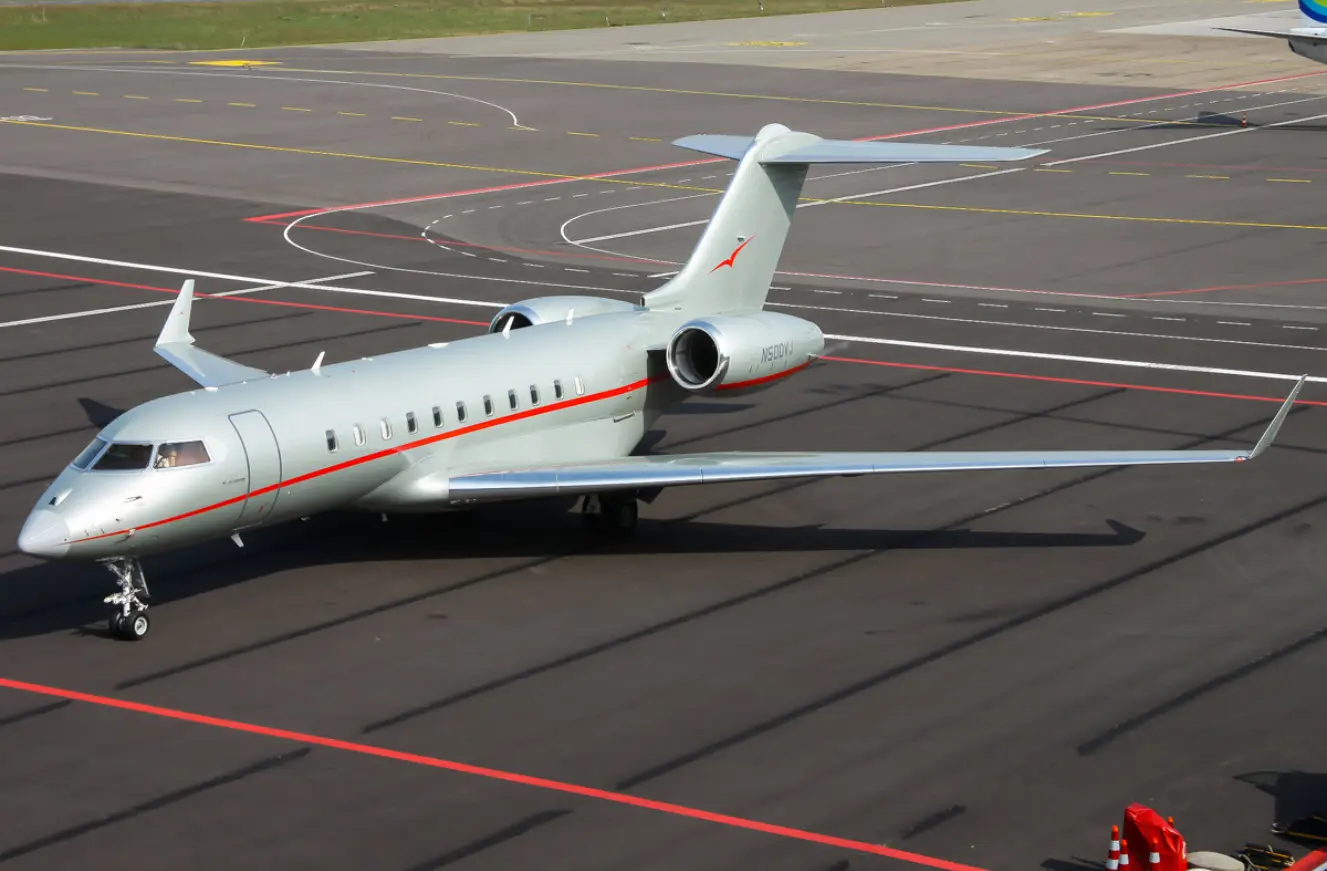 Bombardier Global 5000 N500VJ operated by Jet Edge International, exterior