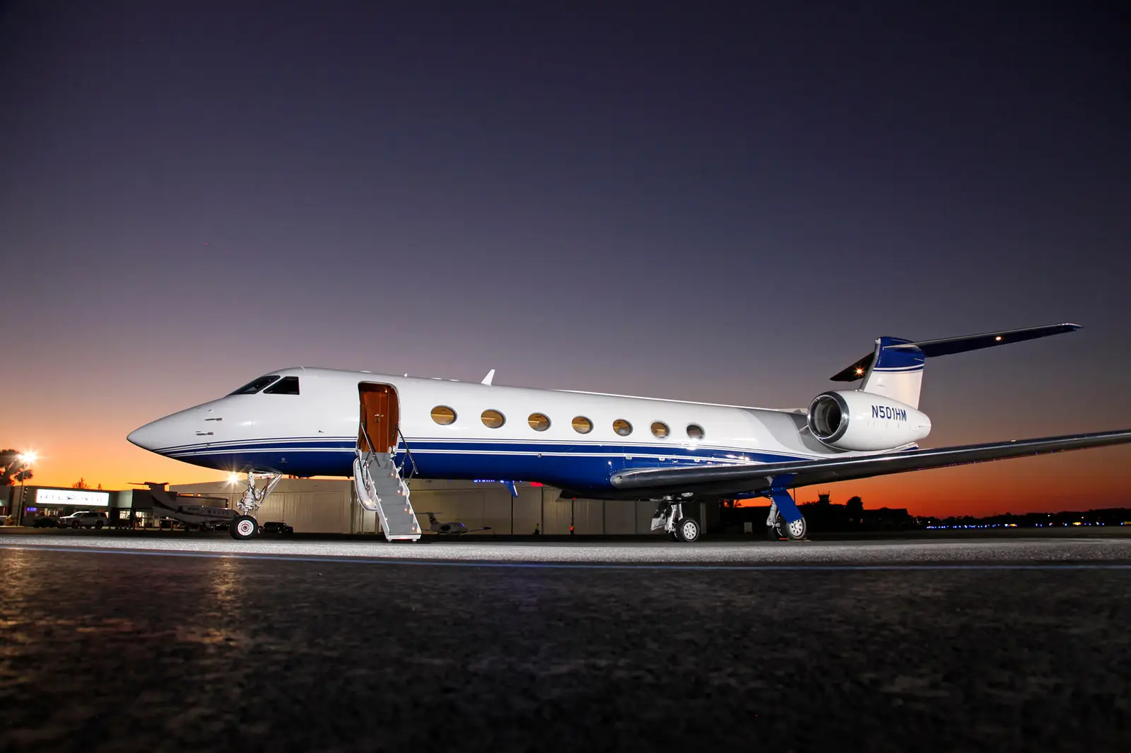 Gulfstream G500 N501HM operated by DuPage Aerospace, exterior