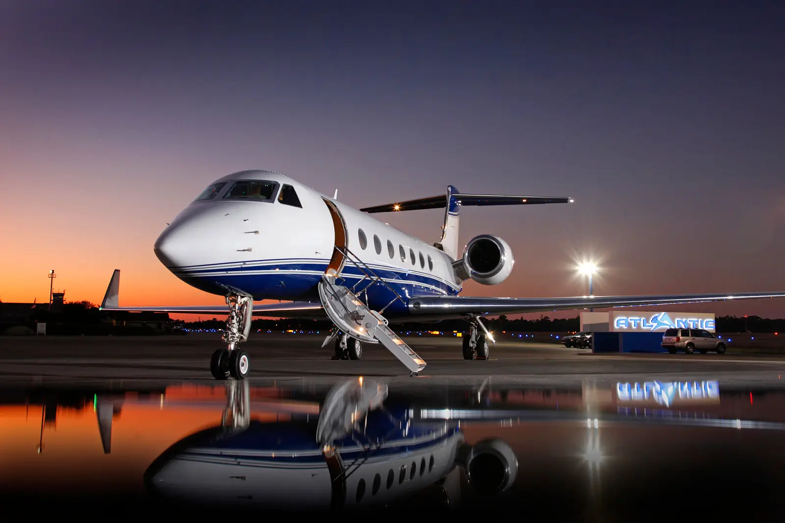Gulfstream G500 N501HM operated by DuPage Aerospace photo 4