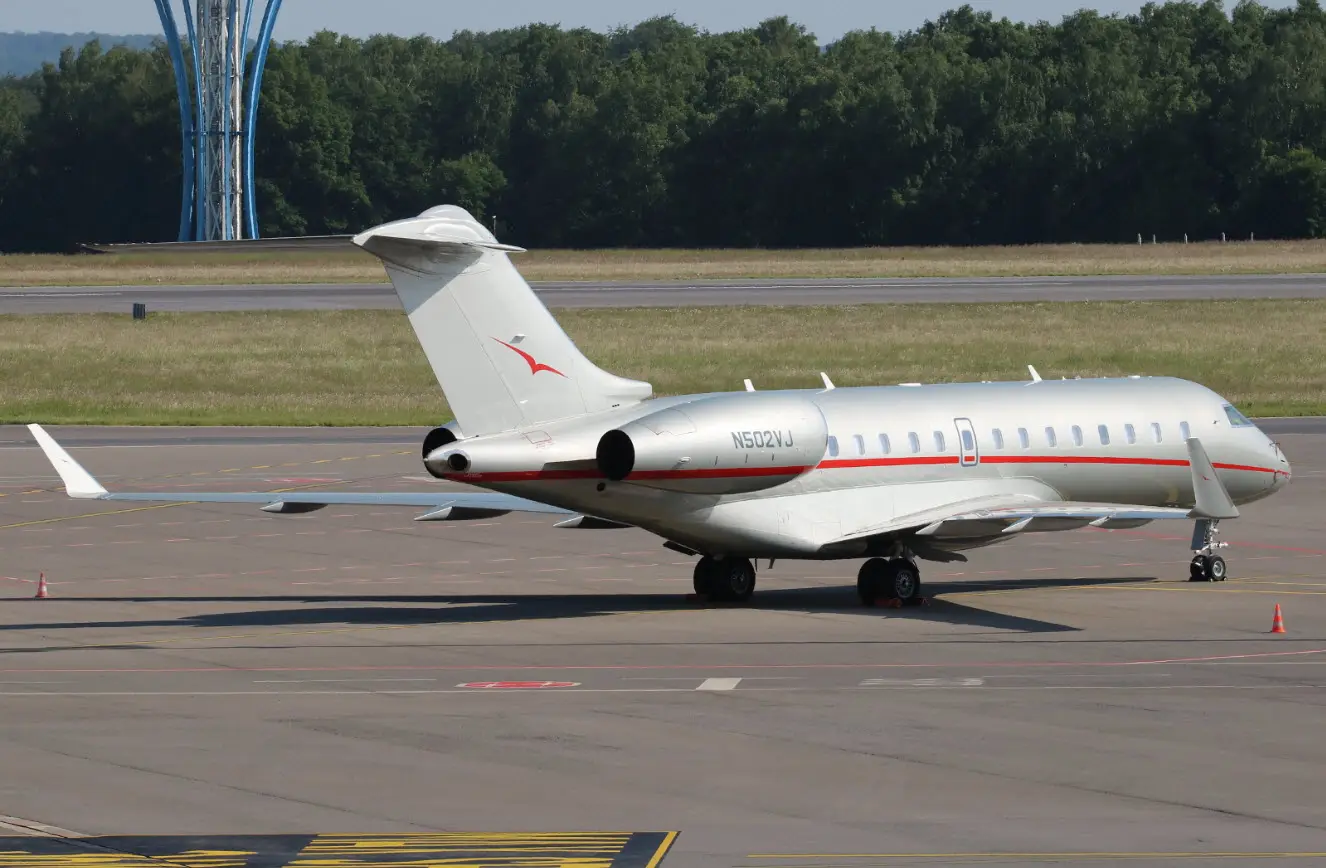 Bombardier Global 5000 N502VJ operated by Jet Edge International, exterior