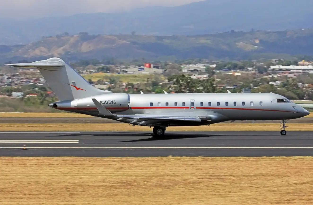 Bombardier Global 5000 N503VJ operated by Jet Edge International, exterior