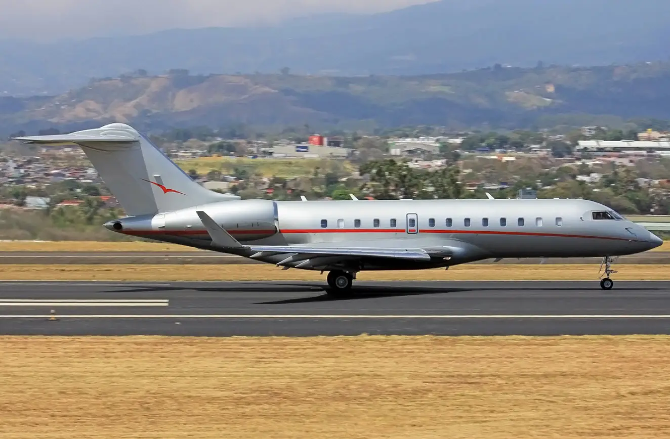 Bombardier Global 5000 N503VJ operated by Jet Edge International photo 4