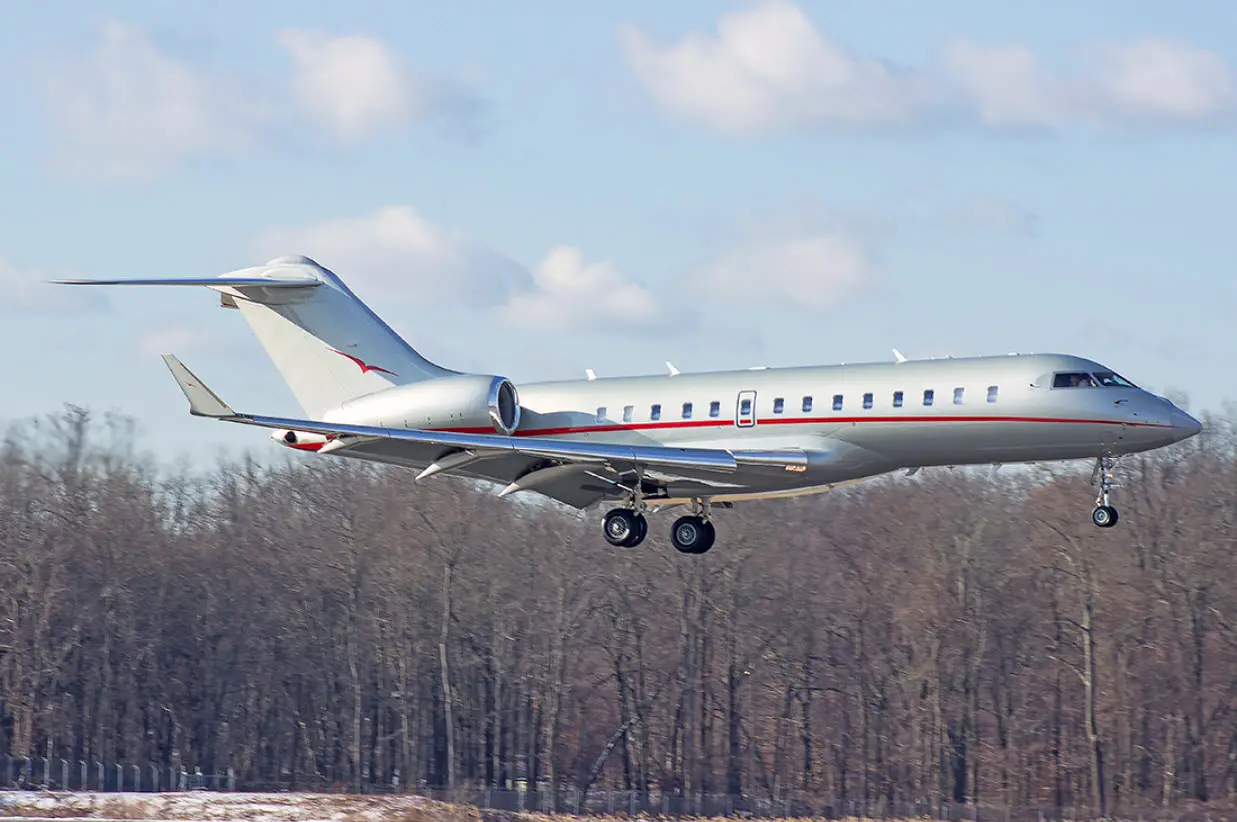 Bombardier Global 5000 N504VJ operated by Jet Edge International photo 4