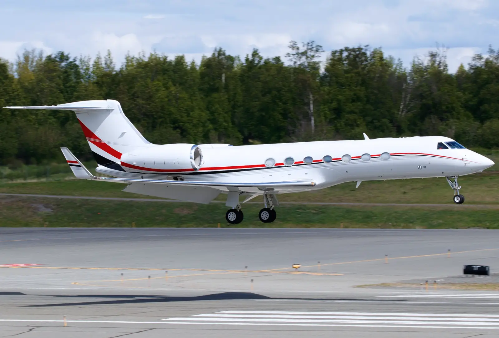 Gulfstream G550 N505D