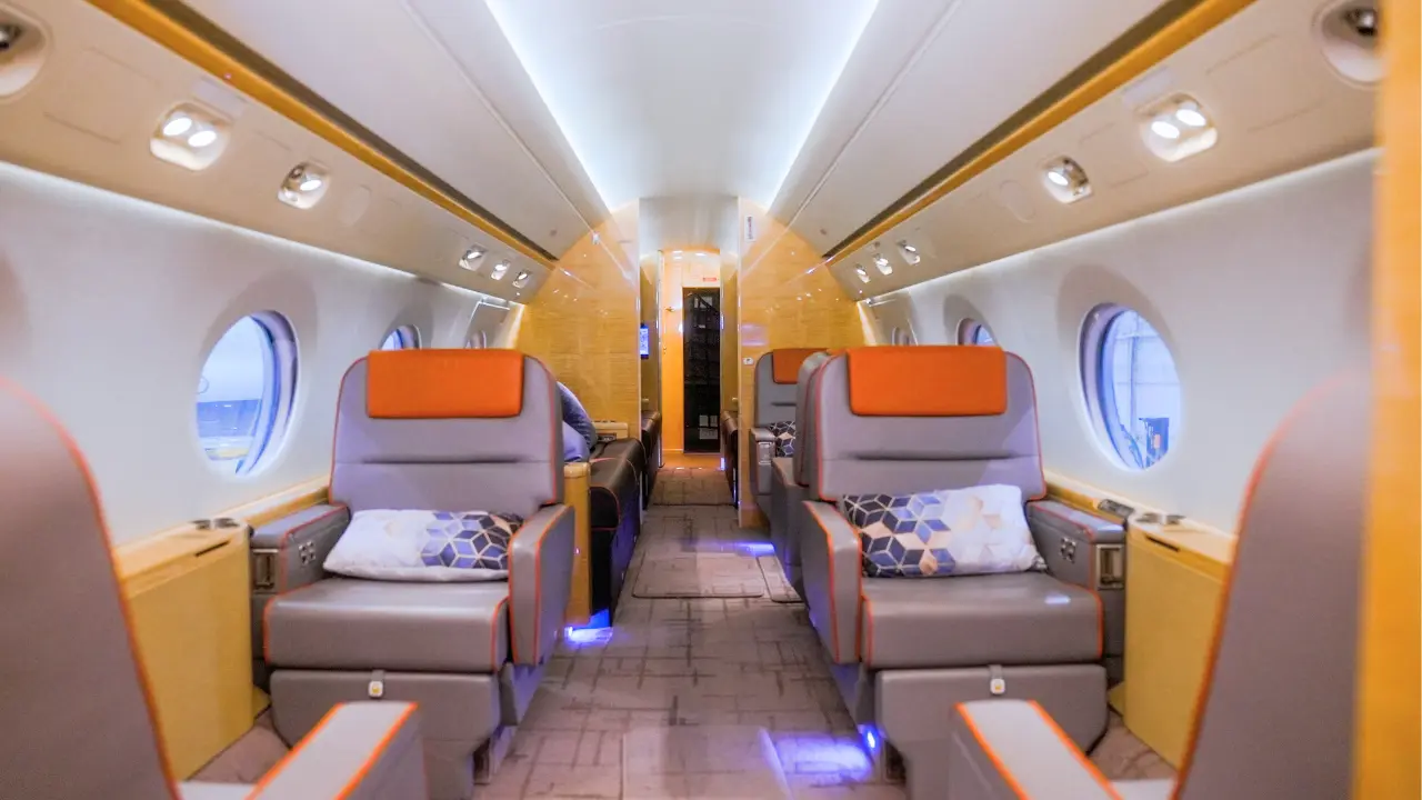 Gulfstream G550 N505D operated by Phenix Jet photo 3