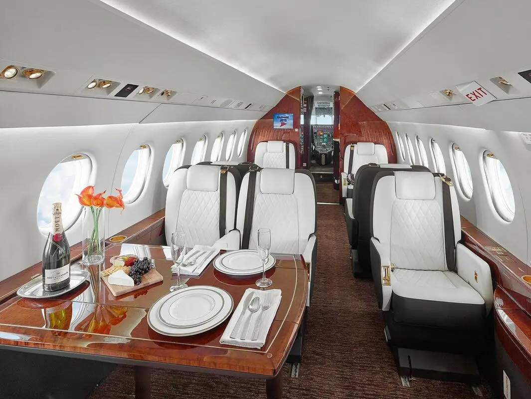 Dassault Falcon 2000 N506DJ operated by Rennia Aviation, LLC, KGNV photo 2