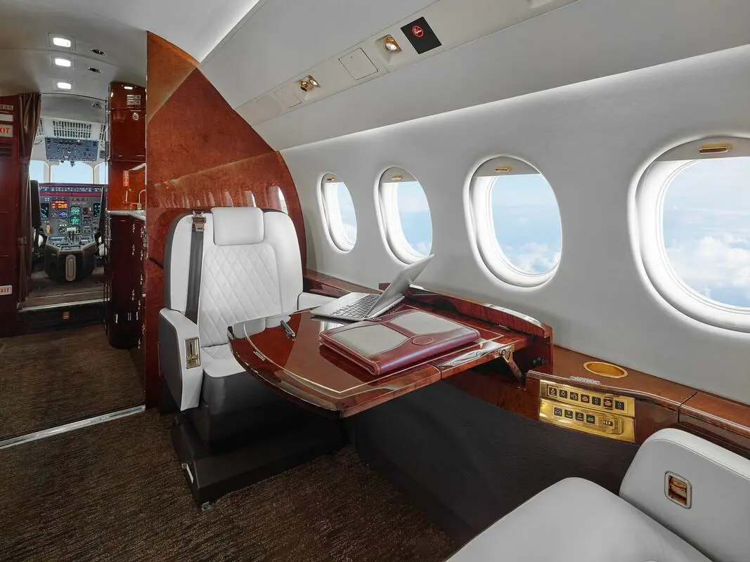 Dassault Falcon 2000 N506DJ operated by Rennia Aviation, LLC, KGNV photo 6
