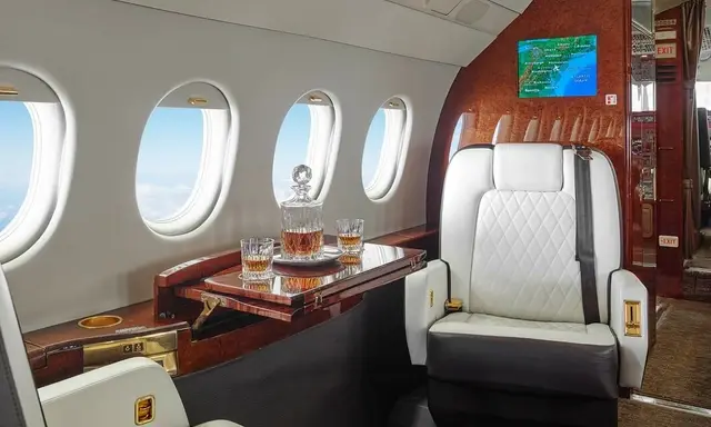 Dassault Falcon 2000 N507DJ operated by Foundation Aviation photo 3