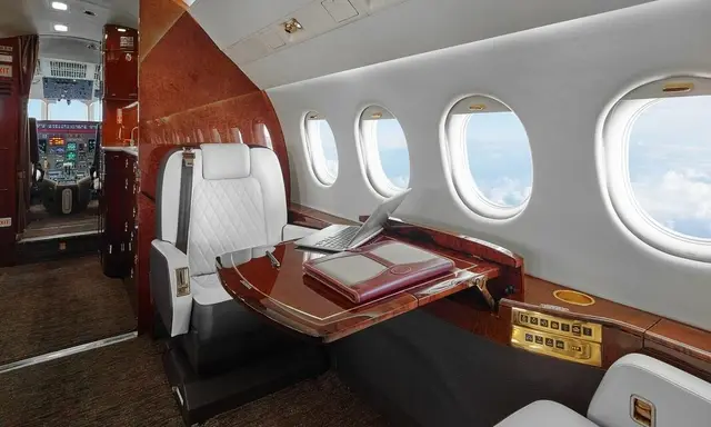 Dassault Falcon 2000 N507DJ operated by Foundation Aviation photo 4