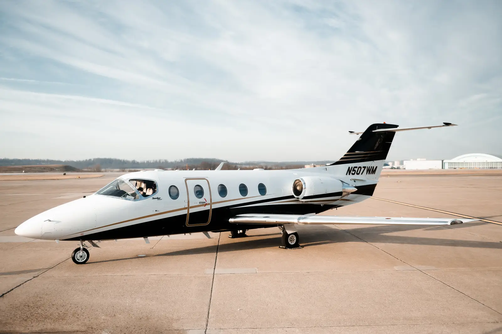 Beechcraft Hawker 400XP N507WM operated by Aircraft Management Group, exterior